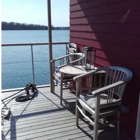 Sealodge Ii Huus & Bateau-hôtel *