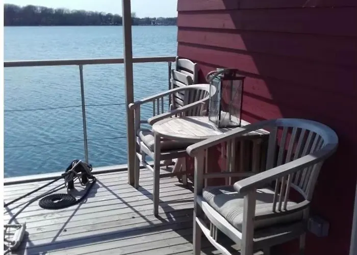 Sealodge Ii Huus & Bådhotel *